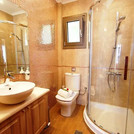 Elli's Luxury Houses Petani Beach * Vovikes
