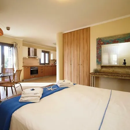 Elli's Luxury Houses Petani Beach